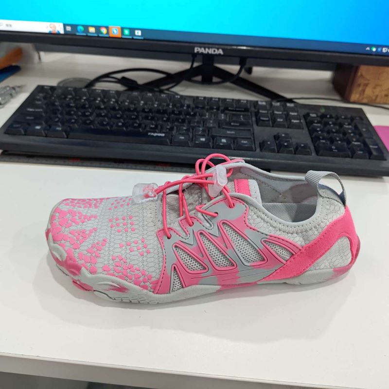 thumbnail image 2 of Zapatos de agua unisex sin resbalones Ligerosas Aqua Show Secado rápido Beresk Beach Shoes Sweakers para deportes de agua, 2 of 3